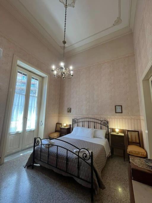 Palazzo Vitrano - Tourist Apartment Catania Exterior photo